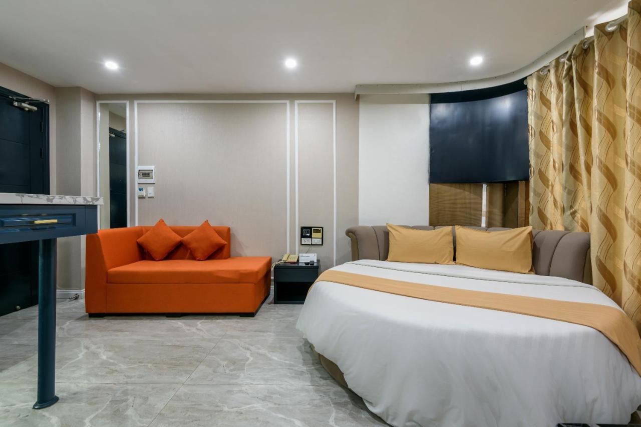 Cozrum Lux - The Arrivals Hotel Ho Chi Minh City Exterior photo